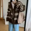 Suéter casual de malha com design de bolso listrado, estilo novo outono e inverno Dongdaemun, cardigã de malha solto e versátil