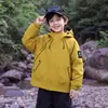 Chaqueta Cortavientos con Capucha Nueva de Otoño e Invierno para Niños Medianos y Grandes, Top Deportivo Exterior Desmontable Tres en Uno
