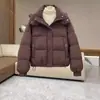 La chaqueta de algodón acolchada de moda de este año para mujer, nuevo estilo invierno 2026, abrigo corto y cálido para figuras petite