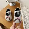 Zapatos de terciopelo y piel para niña 2026 Otoño para niña pequeña sin cordones de corte bajo zapatos de princesa cereza zapatos de suela blanda para niños