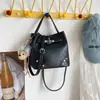 Exquisito Bolso Cubo con Remaches Texturizados para Mujer, Nuevo Modelo 2026, Diseño de Nicho de Alta Gama, Bolso de Mano Único, Bolso Cruzado para Viajes Diarios