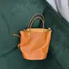 Fornecimento Exclusivo Transfronteiriço de Bolsas de Couro Genuíno para Mulheres, Bolsa Saco de Couro Bovino Curtido Vegetal de Primeira Camada, Bolsa de Ombro Versátil de Grande Capacidade Estilo Retrô para o Dia a Dia