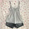 Top Listrado Preto e Branco Moderno com Gola Halter para Garotas Descoladas, Elegante e Sexy, Nova Moda de Verão