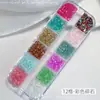 Mini Decorações Coloridas para Unhas Caviar com 12 Compartimentos, Micro Pérolas Populares, Acessórios para Unhas de Pérolas de Arroz 3D Macaron
