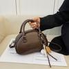 Bolsa de Mão Yizi com Texto Feminina 2024 Outono Nova Moda Coreana Bolsa Transversal Almofada Bolsa de Ombro Versátil