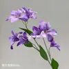 Flores Artificiais: Orquídea Chama de 7 Cabeças, Material Floral de Alta Qualidade para Arranjos de Casamento, Série de Cores Jardim de Monet, Flores de Seda, Lírio da Chuva, Flores Artificiais