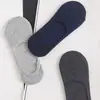 Calcetines para hombre primavera y verano color liso calcetines bajos antideslizantes de silicona calcetines invisibles calcetines cortos finos para hombre casuales venta al por mayor