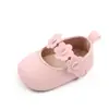 Zapatos pequeños de cuero PU para bebé niña primavera y otoño nuevos zapatos de bebé con florcitas cómodos suaves para niños pequeños una generación de BC2247