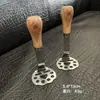 Utensilios diarios transfronterizos de acero inoxidable para hornear, machacador para bebés para el hogar, herramienta de presión para machacar papas, mango de madera, forma de oso, venta al por mayor