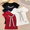 Camiseta corta de manga corta a rayas dulces estilo coreano con tirantes, corte ajustado, sujetador incorporado, longitud corta, top versátil para mujer