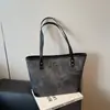 Bolso de Hombro Versátil y de Moda para Estudiantes Universitarios, Bolso Tote Grande de Verano 2026 para Mujer, para el Trabajo