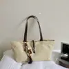 Bolso Tote Vintage Nuevo Otoño/Invierno 2026, Bolso de Mano de Gran Capacidad para Mujer, Bolso de Hombro Simple para el Trabajo, Bolsa de Compras