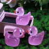 Resina simulación tridimensional luminoso Pato Grande hecho a mano diy accesorios llavero tarjeta de estacionamiento para refrigerador material