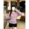 Camiseta Henley de algodão estilo preguiçoso com mangas morcego e gola Henley para mulheres, de manga comprida, com design plissado, um corte único e que afina a silhueta, acentuando a cintura, adequada para primavera e outono