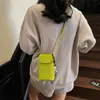 Bolsa Popular de Verano para Teléfono Móvil de Cuero Suave para Mujer 2025 Nuevo Retro Simple Pequeña Bolso Casual Mini Hombro Cuadrado Pequeño