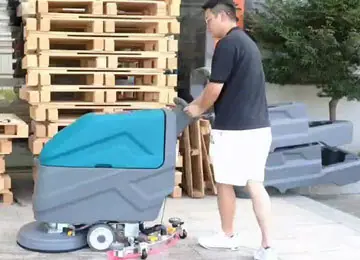 室内手推洗地车2
