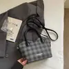 Bolso de Mano de Alto Aspecto Estilo Coreano de Moda, Bolso Cubo para Mujer, Nuevo Modelo 2026, Bolso de Hombro Cruzado Commuter de Cuadros Frescos