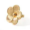 Conjunto de Colar, Brincos e Pulseira de Flor de Cinco Pétalas Estilo Exagerado para Mulheres, Estilo Transfronteiriço Europeu e Americano, Joias de Metal Trevo da Sorte, Fashion