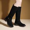 Botas estilo deserto de couro nobuck, estilo cavaleiro, salto grosso, fivela de cinto, bico redondo, botas ocidentais para mulheres