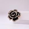 Broche de camelia negra de lujo con diamantes para mujer, elegante, combinable con todo, con corpiño de gota de aceite, hebilla antirreflejos, accesorio.