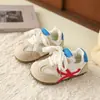 Zapatillas retro estilo coreano para niños, colección primavera/verano 2026, unisex, suela suave, transpirables, versátiles, zapatillas de moda con velcro