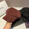 Boina de Camurça Estilo Retrô Japonês para Mulheres, Nova Moda Outono e Inverno, Boné de Baseball Versátil para Afinar o Rosto, Tendência