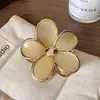Nuevo Pasador de Flor con Gradiente de Color Caramelo y Borde Dorado para Peinados Semirecogidos, Moño en la Parte Posterior de la Cabeza y Accesorio para el Cabello Listo para Fotos
