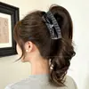 Acessórios de cabelo elegantes e sofisticados: grampos de cabelo para dar volume, presilhas de garra, presilhas verticais, presilhas de laço, presilhas banana, presilhas torcidas doces e estilosas