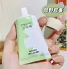 La Popular Crema de Manos Jiaoyiren Pequeño Gordito es un Producto de Gran Venta con la Misma Fórmula que la Popular, Proporcionando Hidratación, Humectación y Fragancia Nutritiva