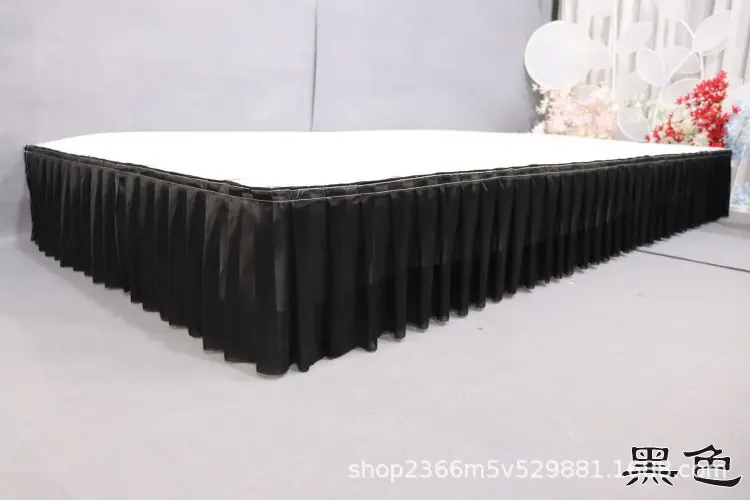黑色