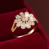 Anel de Girassol com Zircônia para Moda Transfronteiriça, Anel Exquisito Elegante para Mulheres, Joia Artística de Cobre, Venda Direta do Fabricante