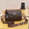 Fabricante Moda Super Quente Bolsa Pequena 2025 Nova Bolsa de Axila Mais Fácil para Combinar Bolsa Transversal de Ombro Feminina Dropshipping