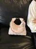 Bolso de mano acolchado con cadena de alta gama, versátil, moda 2026, transfronterizo, bolso pequeño tipo Chanel, de lujo ligero, para hombro y cruzado