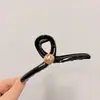 Novo Presilha de Cabelo Grande de Alta Qualidade para Mulheres 2025, Design Simples, Presilha de Tubarão Ondulada, Grampo de Cabelo para a Parte de Trás da Cabeça