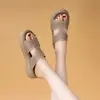 Chinelos Tendência Estilo Francês com Dedos à Mostra para Mulheres, Novo Modelo Verão 2026, Adequado para Usar com Saias, Solado Macio, Confortável, Sandálias de Praia Vazadas