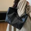 2025 Nuevo Bolso Tote de Textura de Alta Gama de Moda Bolso Grande de Capacidad para Viajar Bolso de Hombro de Moda Retro para Mujer