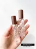Frasco Dispensador de Vidro para Fragrâncias em Estoque, Frasco de Amostra Portátil 10ml/5ml, Frasco de Vidro Recarregável Tipo Spray com Tampa de Madeira, Vazio