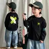 Camiseta de manga larga 100% algodón para niños, cuello redondo, corte holgado, camiseta básica elegante, estilo nuevo, versátil para primavera y otoño, camiseta de cuello redondo