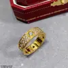 Anillo de Tornillo Rayado Familia de Tarjetas Oro Rosa de 18 Quilates LOVE Clásico Versión Ancha Versión Estrecha Lleno de Estrellas Anillo de Pareja para Hombres y Mujeres
