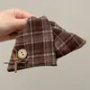 Pinza para el pelo triangular de felpa con estampado de leopardo para otoño e invierno, un accesorio para el cabello sofisticado y elegante para mujer, con una pinza de tiburón grande para la parte posterior de la cabeza