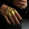 Anillo Exagerado de Estilo Europeo y Americano Dorado con Junta Irregular y Textura Arrugada, Diseño Nuevo Fresco y Lujoso, Anillo Protector de Articulaciones