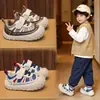 Zapatillas deportivas para niños, para niño, con cierre de velcro, suela gruesa, antideslizantes, zapatos suaves para gatear, zapatos lindos y originales para dedo gordo del pie