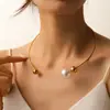 Pingente de Coração em Aço Titânio Rosa Degradê com Borda Dourada Estilo Europeu e Americano para Mulheres, Colar Elegante em Aço Inoxidável em Formato de Coração