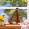 Paisaje Miniatura Creativa Simulación Guitarra Instrumento Musical Mini Modelo Casa de Muñecas DIY Decoraciones Accesorios Miniatura Adornos Pequeños