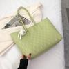 Bolso de Gran Capacidad para Mujer 2024 Nuevo Verano Bolso de Hombro Versátil Textura Bolso de Clase para Estudiante Universitario Bolso Tote para Viajero