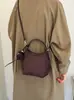 Bolsa de camurça estilo balde com design de nicho coreano para mulheres, nova coleção outono/inverno 2026, bolsa de ombro/transversal de alta qualidade