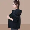 Moda primavera e outono jaqueta curta versátil para mulheres de meia-idade, novo top com capuz cor sólida estilo coreano, jaqueta cardigã casual