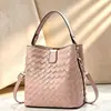 2026 Bolso Cubo Nuevo Estilo Coreano Patrón Tejido Simple para Mujer, Bolso Tote de Gran Capacidad para el Trabajo, Bolso de Mano Texturizado y Bolso Cruzado