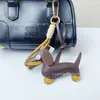 Venta Caliente Transfronteriza Colgante de Dachshund Creativo para Colgar en Bolsos Llavero de Coche de Perro Salchicha de Cuero PU Lindo Regalo