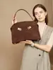 Bolso de Hombro de Cuero de Vaca de Primera Capa Estilo Retro Personalizado para Debajo del Brazo Moda Otoño e Invierno de Viaje de Alta Gama de Gran Capacidad